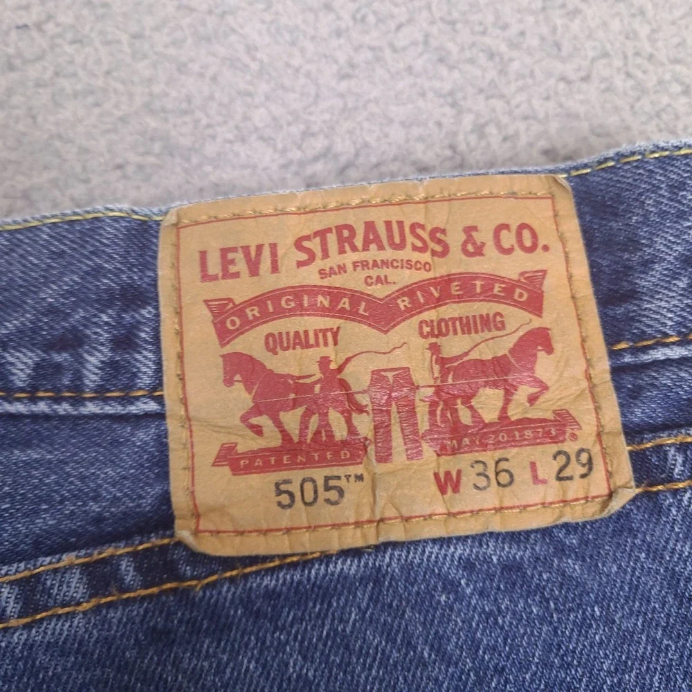 Levi's Jeans‎ Mens 36x27.5 Blue 505 Regular Fit Straight Leg Medium Wash Hemmed